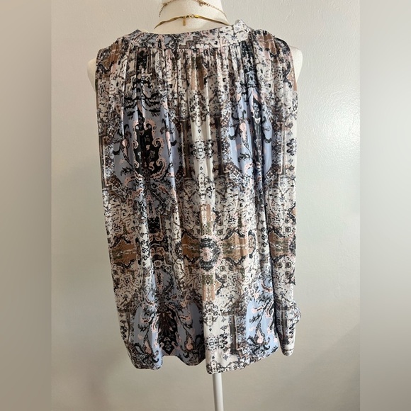 FREE PEOPLE GENEROUS SMALL SLEEVELESS BLOUSE; tank. Could easily fit medium. - Picture 6 of 14